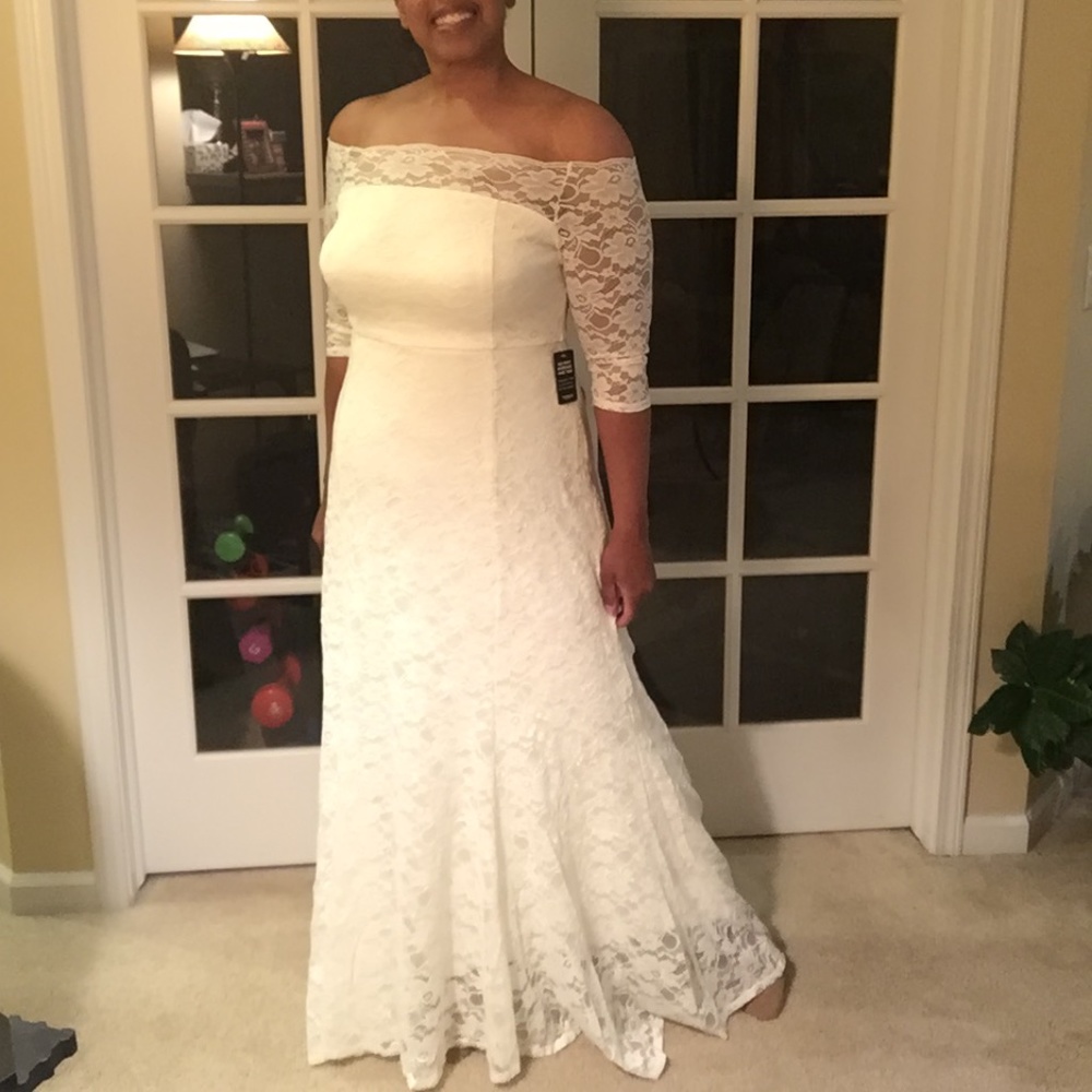 TORRID LACE OFF SHOULDER FIT & FLARE WEDDING DRESS - Picture 4 of 15